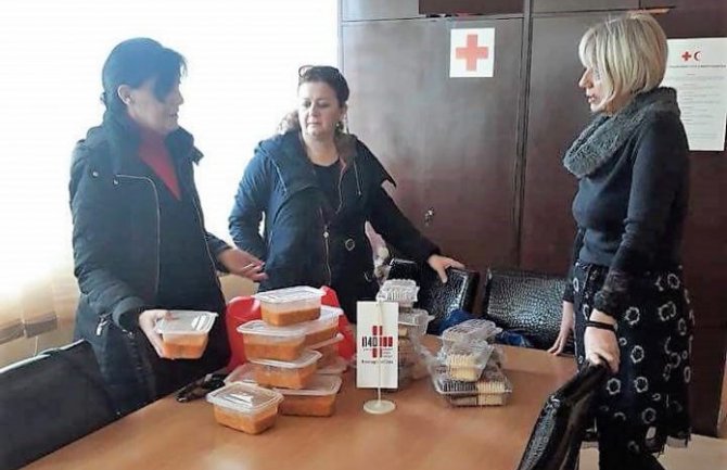 Žene Bara kuvaju za stare, onemoćale i one koji nemaju!