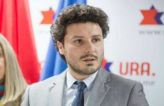 Abazović čestitao Vaskrs