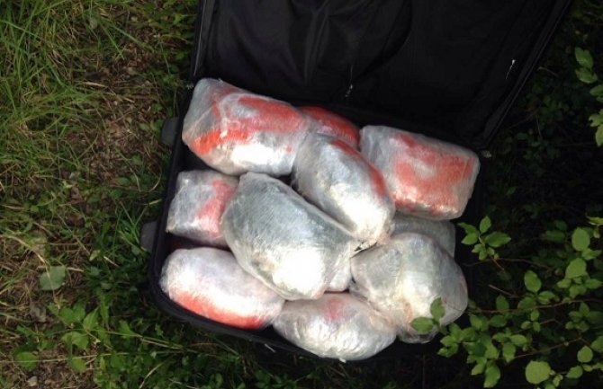 Ulcinj: Pronađena torba sa 20kg droge