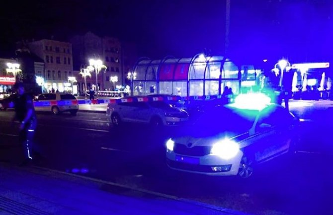 Pucnjava u kafiću, četiri osobe ranjene, među njima i policajac