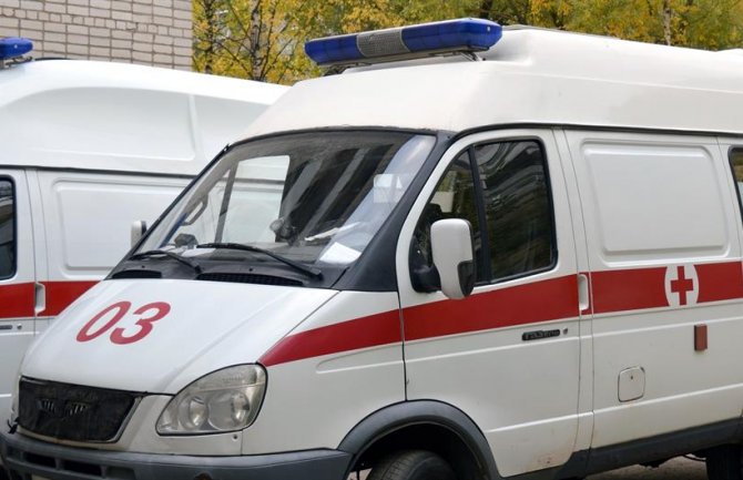 Udes na putu PG-NK, tri osobe povrijeđene