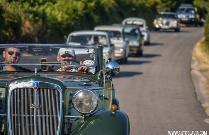 Skup oldtajmera od 7. jula u Baru,  zaboravljeni automobili stižu u Crnu Goru (FOTO/VIDEO)