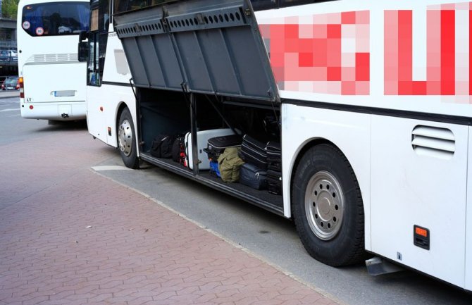 Otkazano ljetovanje: Krenuli u Grčku na more, izbačeni iz autobusa u Kragujevcu