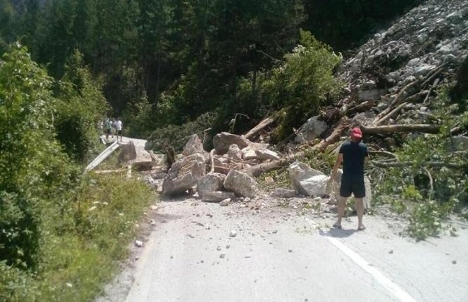 Odron na putu Mojkovac – Žabljak