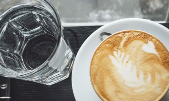 Na popularnom turističkom mjestu dvije kafe papreno platio (FOTO)