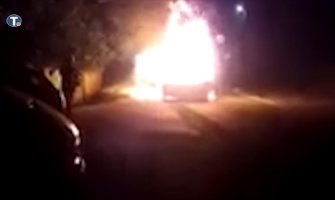 Vozio sa 1, 76 promila alkohola u krvi, udario u drugo vozilo, pobjegao i zapalio automobil!
