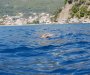 Humani Budvanin pliva od Buljarice do Budve kako bi pomogao liječenju bebe Vanje Jovanović