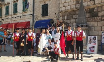 Spajanje nove zajednice sa tradicijom: Kotoski vremeplov večeras u Lištici Bay (FOTO)