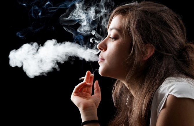 Cigare mogu da umanje efekat vakcine protiv kovida: Period u kojem treba izbjeći pušenje prije vakcinacije