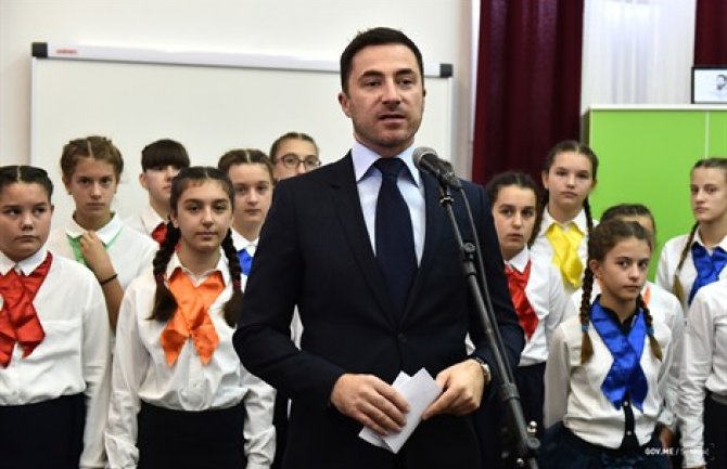U Nikšiću otvorena prva čitaonica za djecu