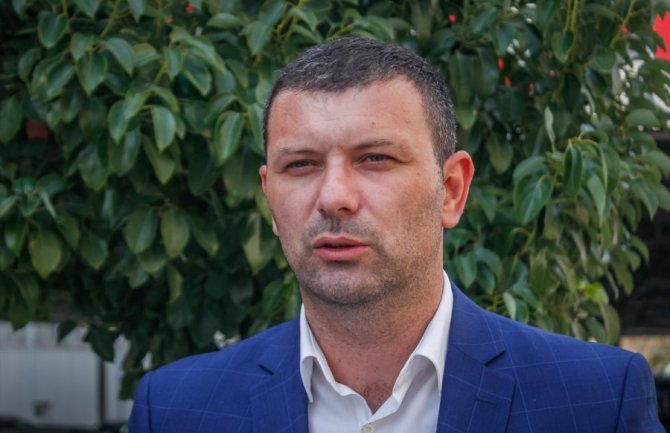 Prekić: SPC veličanjem ratnih zločinaca pokazuje kako će sprovoditi “temeljni ugovor”