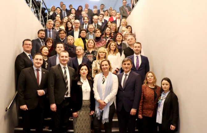 Optimizacija javne uprave nije puko smanjivanje broja zaposlenih, već raspodjela zaposlenih 