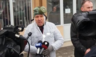 Pljevlja: Građanima dijelili bombone da očiste disajne organe
