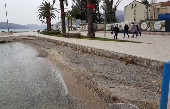 Predstavnici Opštine Tivat i Morskog dobra obišli šest javnih kupališta