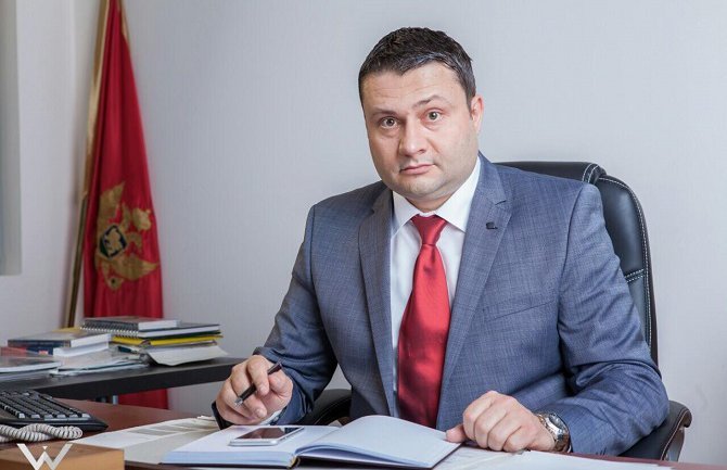 Smolović uputio telegram suačešća povodom smrti Amfilohija