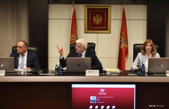 Država gubi prihode zbog nezakonito angažovanih radnika