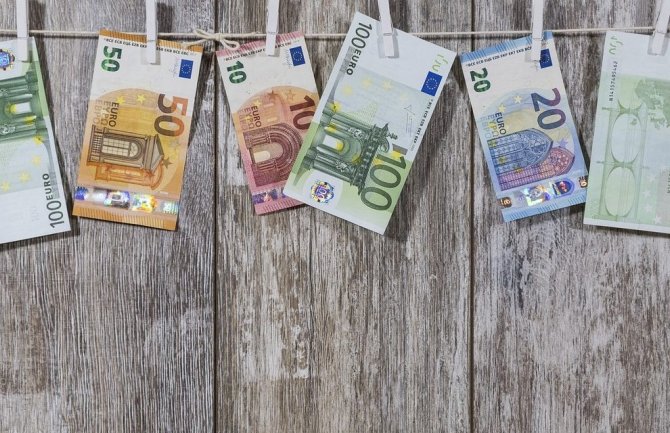 Građani u bankama drže 1,29 milijardi eura 