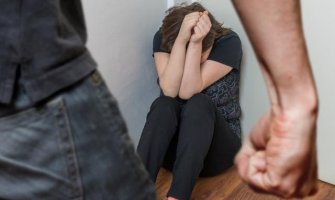 Više od hiljadu slučajeva nasilja u porodici,  žrtve najčešće trpjele emocionalno