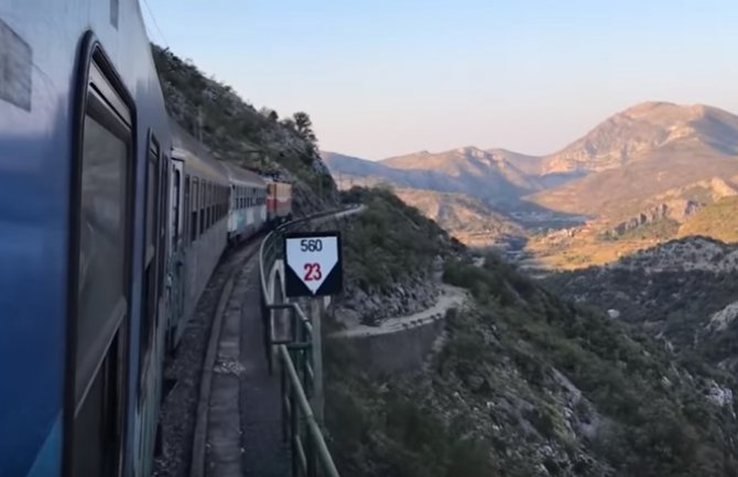 Ovako je stranac doživio putovanje prugom Beograd-Bar(VIDEO)