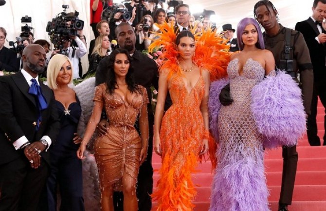 Met gala 2019 obilježile ekstravagantne haljine: Lejdi Gaga performansom ostavila bez daha (FOTO)