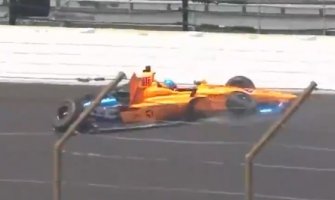 Incident na treningu: Alonso nekoliko puta udario u zid (VIDEO)