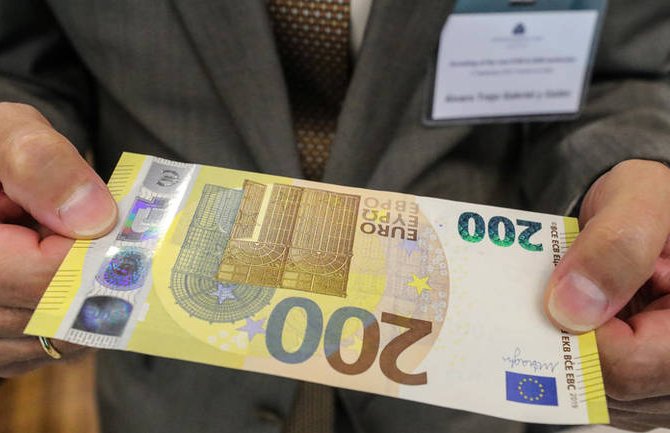 Podgoričanin uhapšen u Budvi zbog falsifikovanja novca, na pumpi i trafici platio lažnim novčanicama