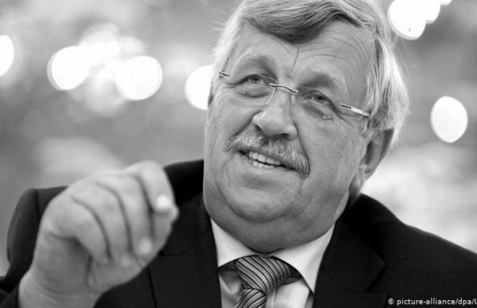 Guverner njemačke pokrajine pronađen mrtav u dvorištu ispred kuće