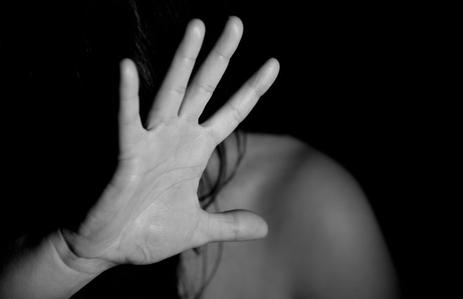 Nikšićanka prijavila komšiju da je seksualno zlostavljao u njenoj kući