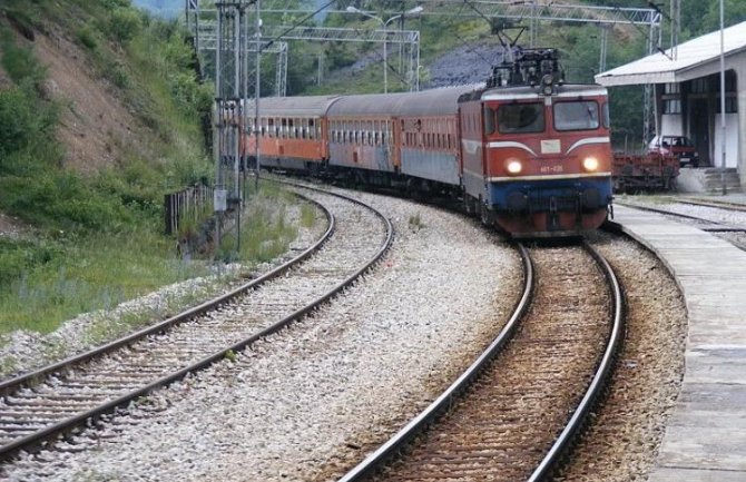 Srbija: Dječak iz Leskovca se trkao s vozom, pa završio u bolnici