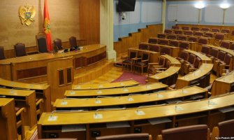 Za plate Demokrata 11.000€, Ćatović u avgustu zaradila 1.943€, Radulović iz DF-a 1.838€