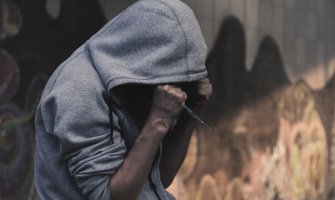 Odgovor na upotrebu psihoaktivnih supstanci ne smije biti represivan i marginalizujući