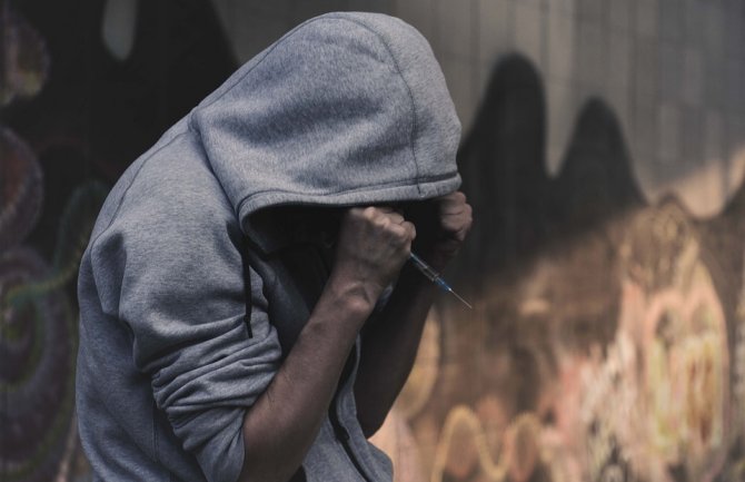 Odgovor na upotrebu psihoaktivnih supstanci ne smije biti represivan i marginalizujući