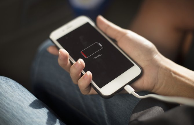 Svratio u džamiju da napuni telefon, ostavio novac i poruku