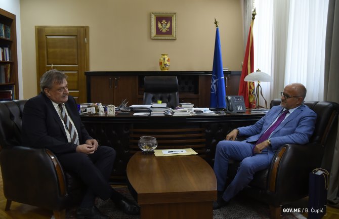 Politički i ekonomski odnosi CG i Slovenije dobri