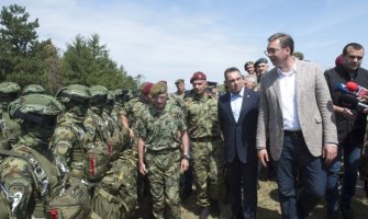 Vučić: Hvala Putinu, stižu nam i Mi-35, Mi-17, još oklopnih vozila i tenkova (VIDEO)