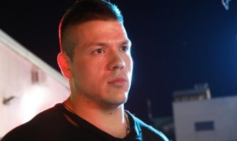 Priveden Sloba Radanović: Više stotina ljudi na nastupu, policija rastjerala goste(VIDEO)