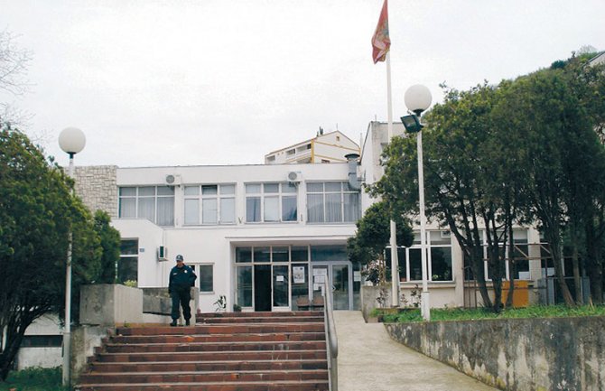 Za šenlučenje kazna i do 1.500 eura ili do dva mjeseca zatvora