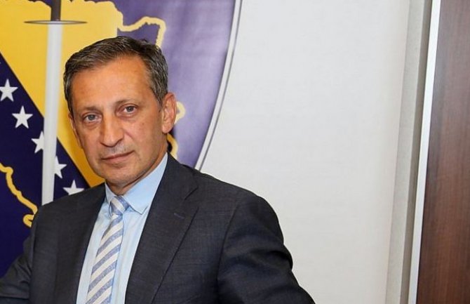 Direktor obavještajne službe BiH ostaje bez fakultetske diplome