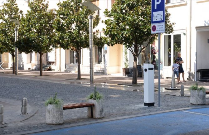 Prva javna punionica za električne automobile u Podgorici