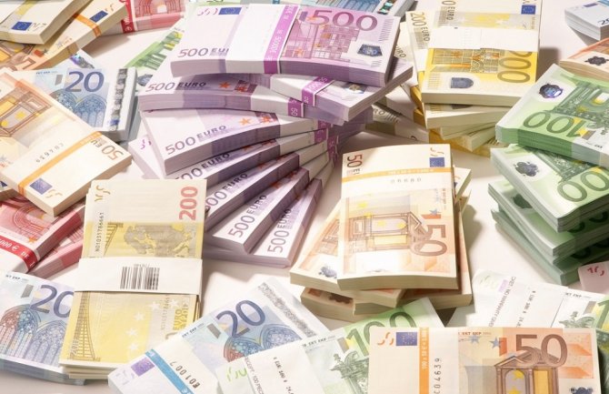Za osam mjeseci odobreno više od tri milijarde eura kredita
