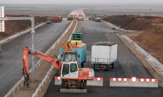 Vučić: Ugovor za autoput do crnogorske granice biće potpisan sledeće godine