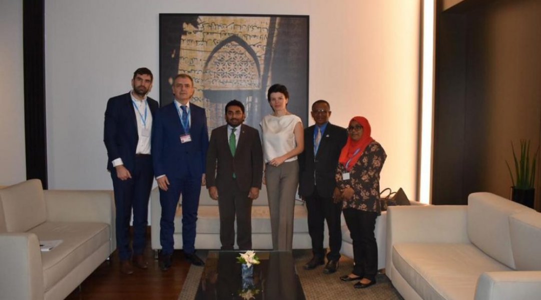 delegacijaMaldiva1000x555