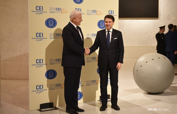 Marković stigao u Rim, dočekao ga Konte