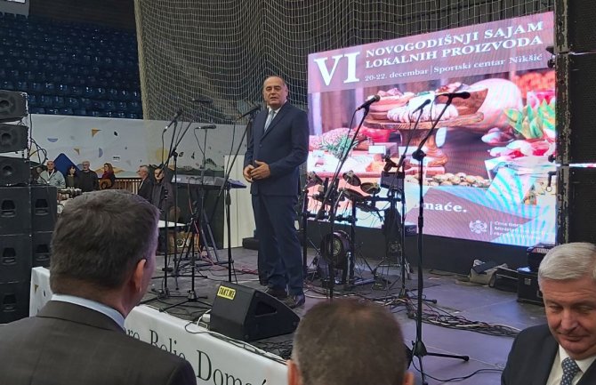 Simović otvorio sajam lokalnih proizvoda: Pobjeda vrijednih proizvođača još jedna u nizu pobjeda u sportskoj dvorani u Nikšiću