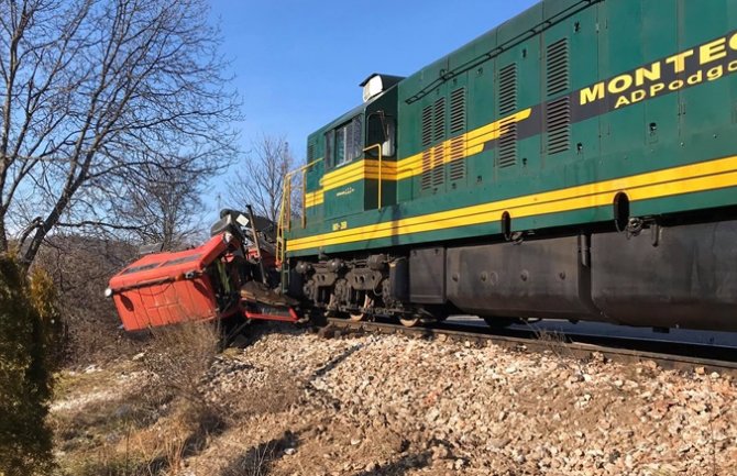 Sudar voza i kamiona, povrijeđena jedna osoba