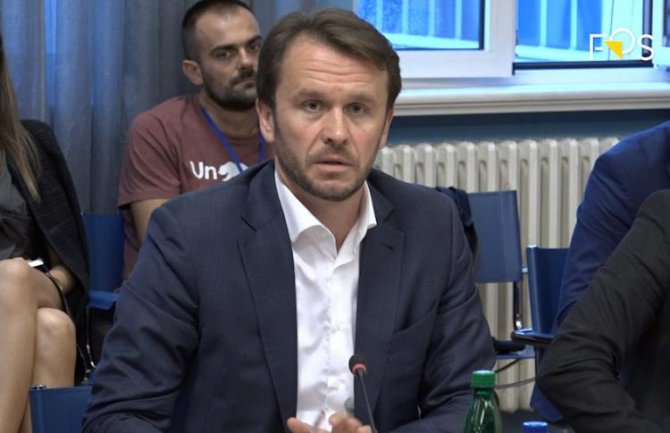 Konjević Kneževiću: O prisluškivanju pitajte one sa kojima činite vlast