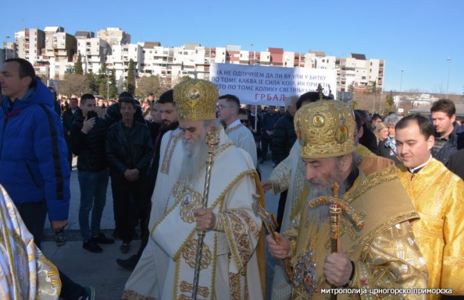 Amfilohije: Đukanović i Marković da povuku anticrnogorski i antisrpski Zakon i da pobijedi bratska ljubav