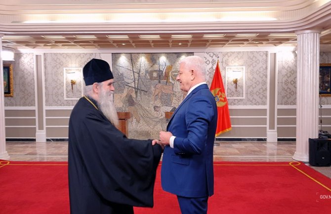 Mitropolija prihvatila termin sastanka o Zakonu, Amfilohije pozvao Markovića da spriječi nastavak zaoštravanja sa strane države