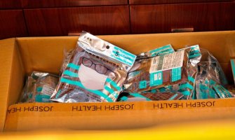 Policija uhapsila dvojicu muškaraca zbog preprodaji maski na 