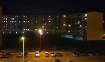 Podgoričani su i večeras sa balkona pokazali zahvalnost svim medicinskim radnicima (VIDEO)